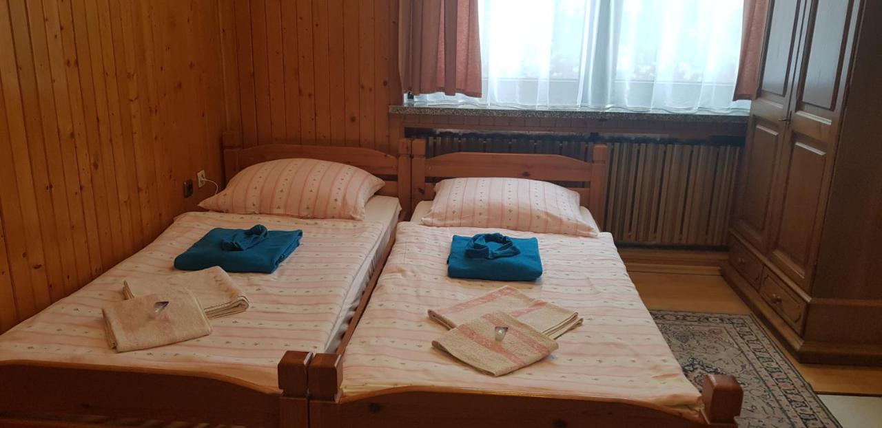 Eden Szczyrk Bed & Breakfast ภายนอก รูปภาพ