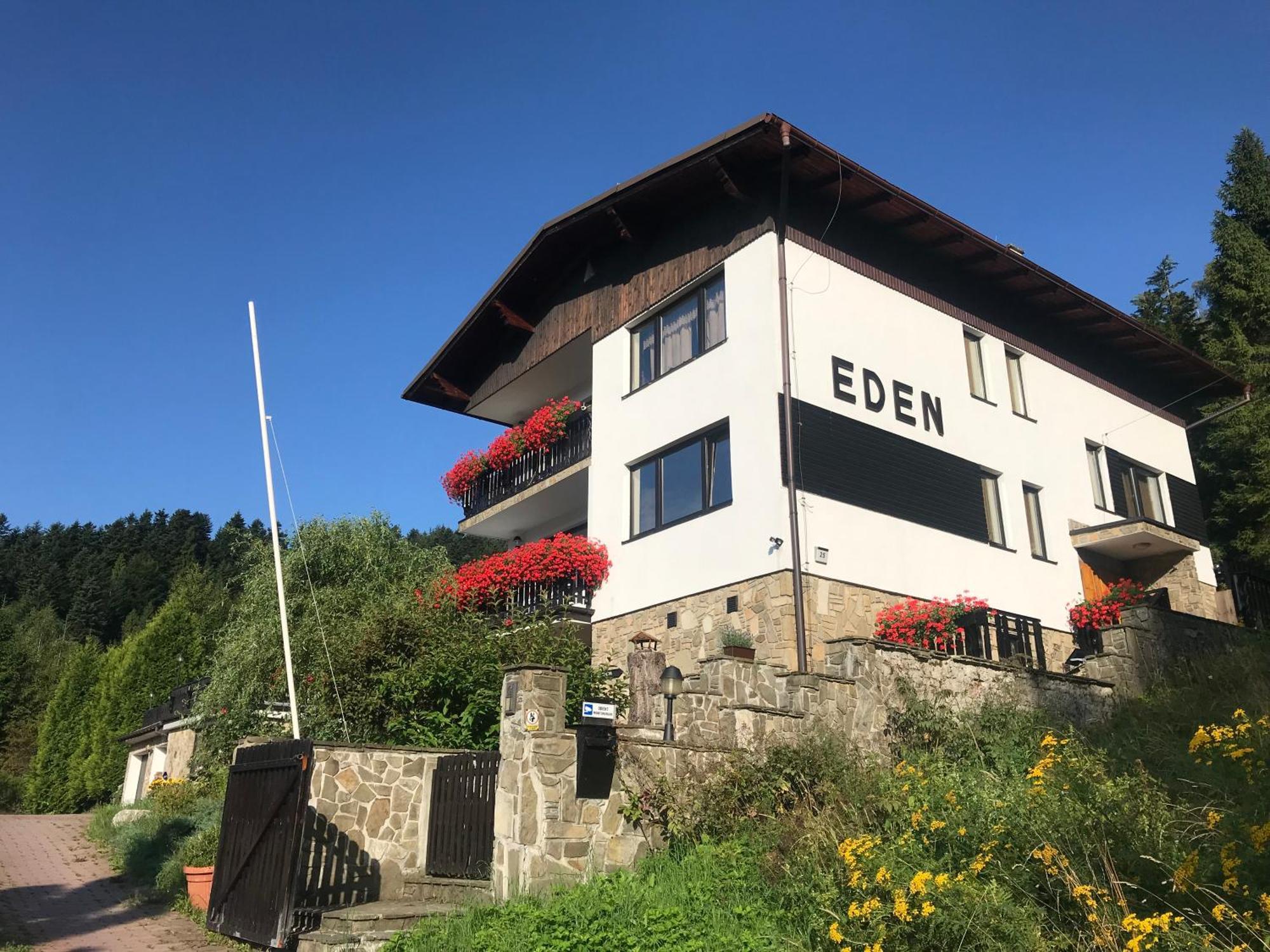 Eden Szczyrk Bed & Breakfast ภายนอก รูปภาพ