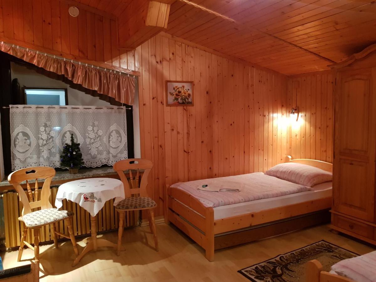 Eden Szczyrk Bed & Breakfast ภายนอก รูปภาพ